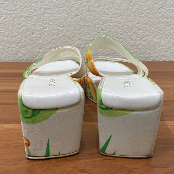 ESCADA White Floral Tropical Beach Wedge Sandals Size 35 1/2 (6-6.5) - Picture 5 of 16